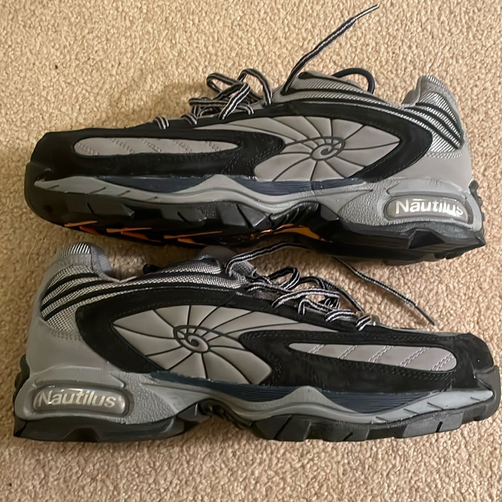 Nautilus Work Shoes-brand new